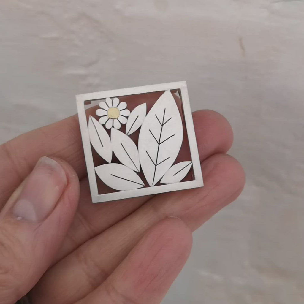 leaves and daisy brooch | Diana Greenwood Jewellery