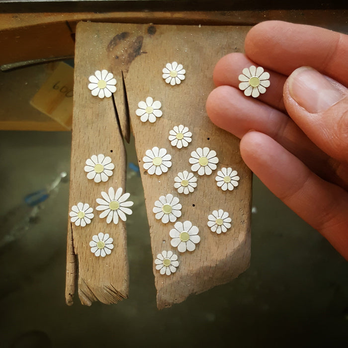 teeny daisy earrings by diana greenwood